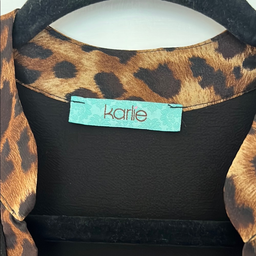 Karlie Black Relaxed Blouse with Mandarin Collar - Picture 2 of 8